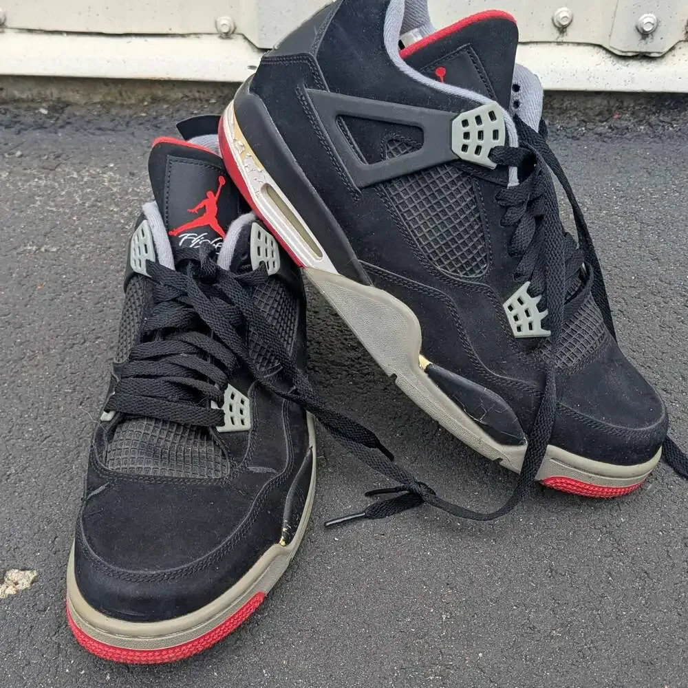 Nike Air Jordan 4 Retro Bred